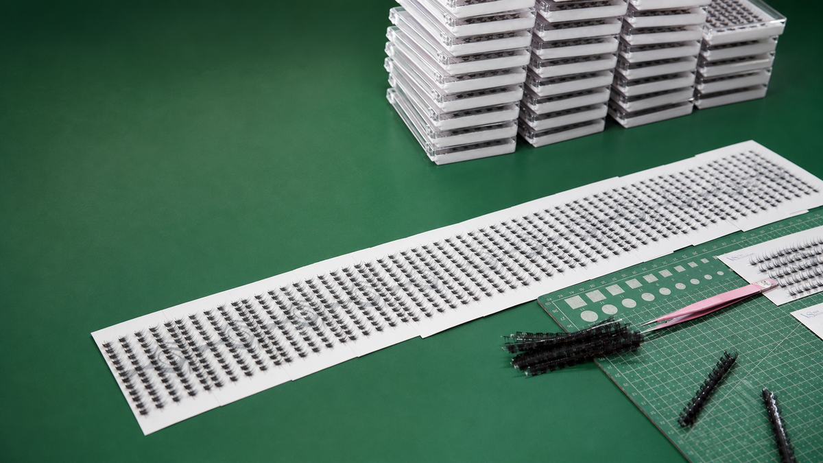 Private label lash packaging
